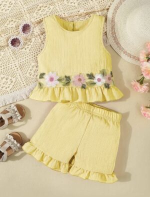 Cute Short Set w/ Ruffles & Flowers